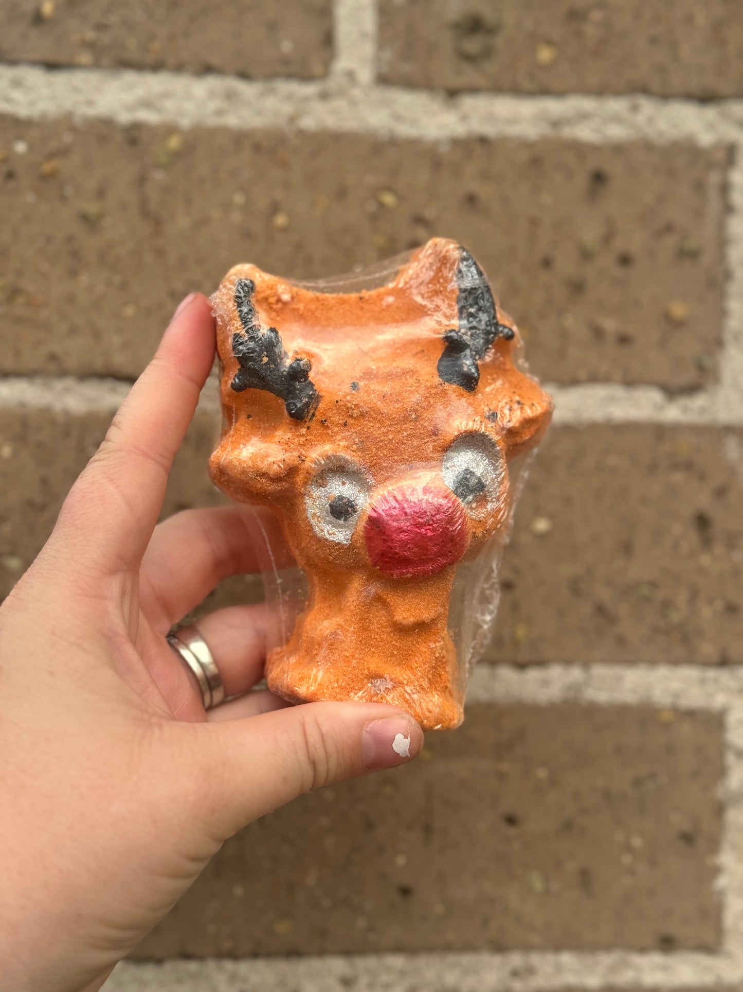 reindeer bathbomb- sugar cookie
