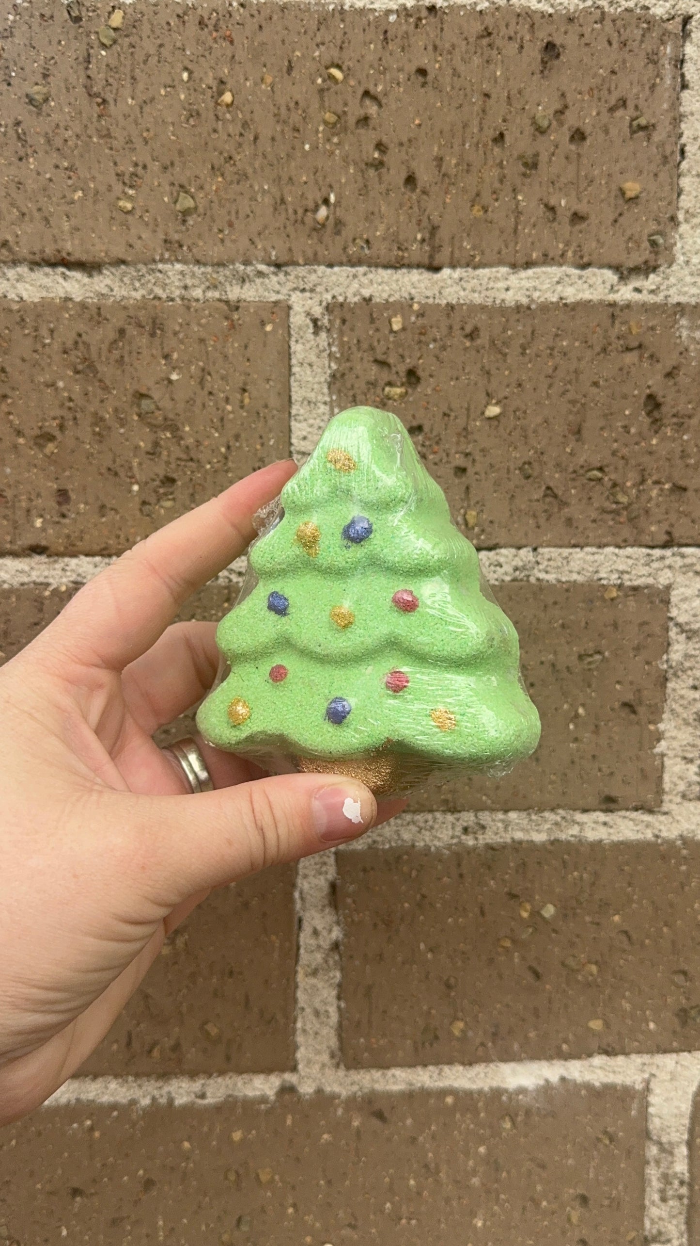 christmas tree bathbomb