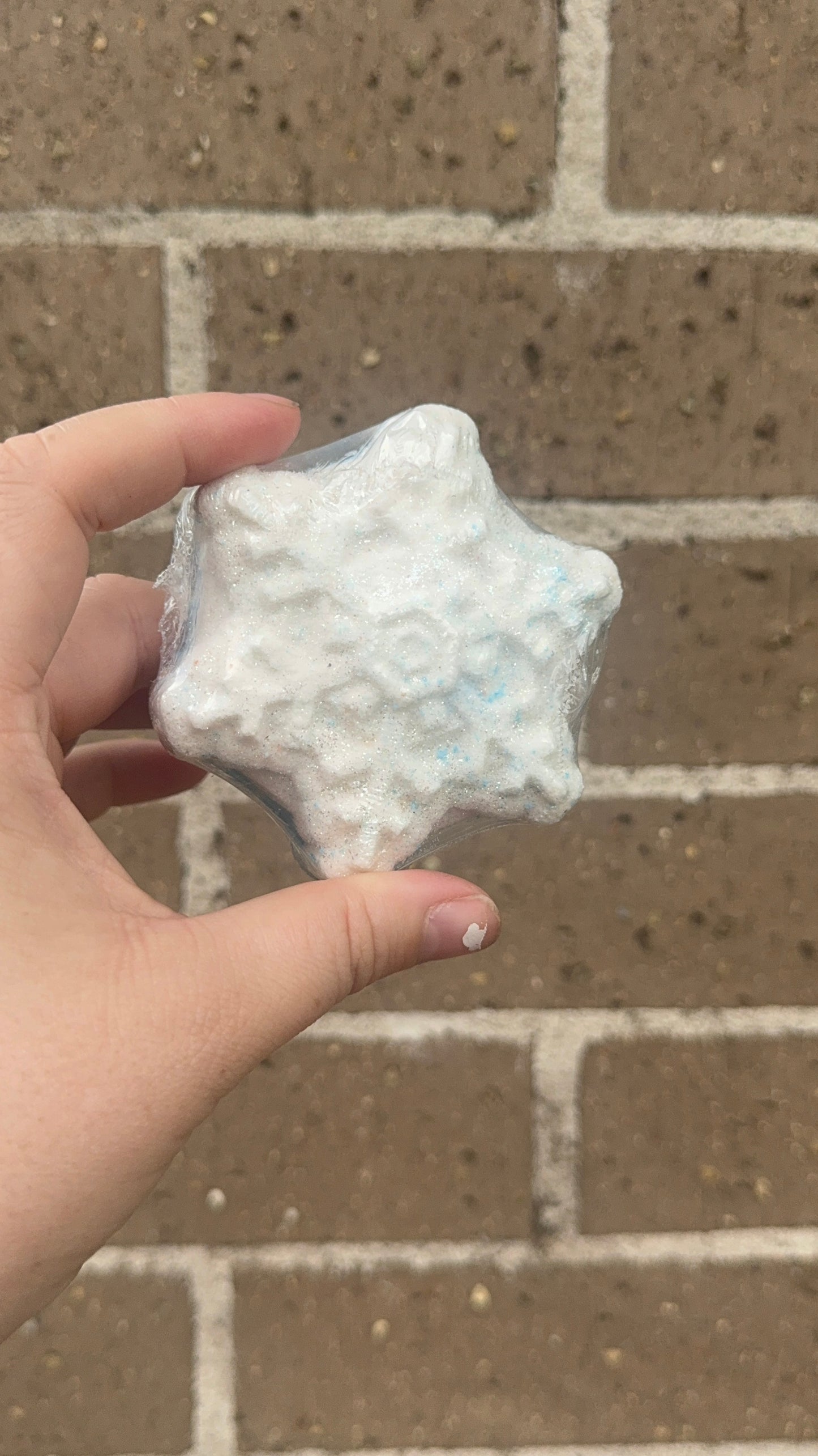 snow flake bathbomb